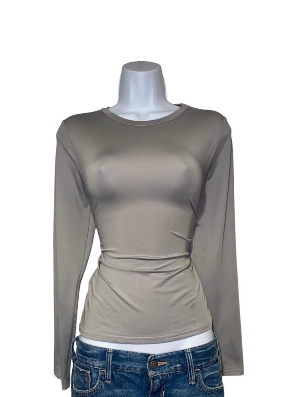 Gray  long sleeve top with stretchy material
from Amazon